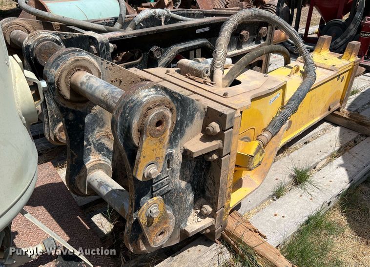 image for item LF9413 2018 Epiroc HB 2000  breaker