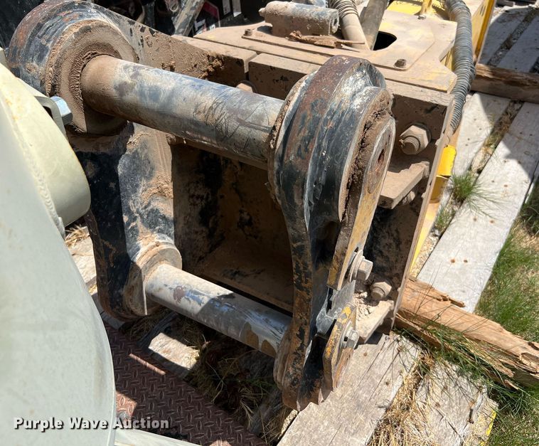 image for item LF9413 2018 Epiroc HB 2000  breaker