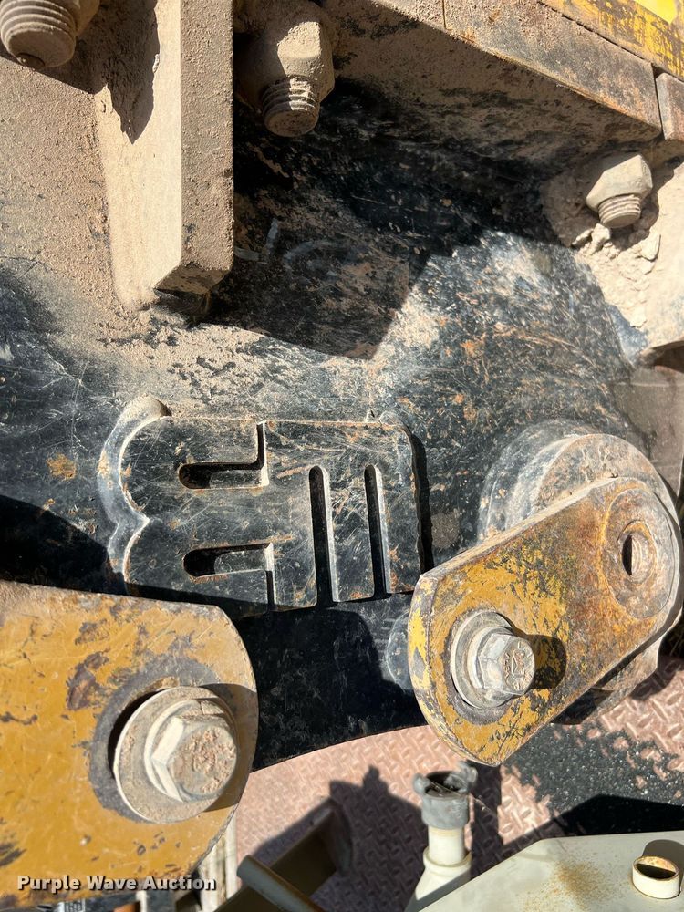 image for item LF9413 2018 Epiroc HB 2000  breaker