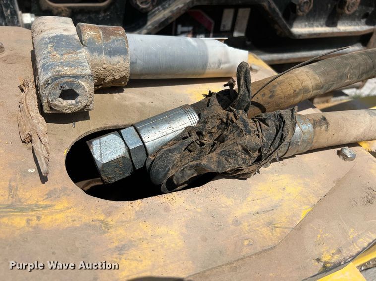 image for item LF9413 2018 Epiroc HB 2000  breaker