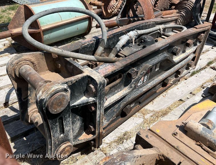 image for item LF9414 Caterpillar B35  breaker