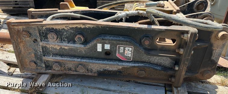 image for item LF9414 Caterpillar B35  breaker