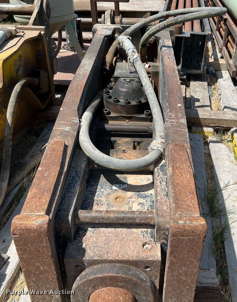 image for item LF9414 Caterpillar B35  breaker