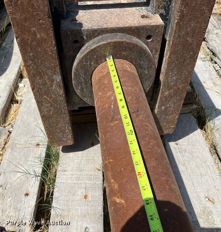 image for item LF9414 Caterpillar B35  breaker