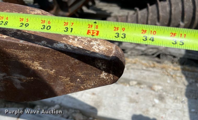 image for item LF9414 Caterpillar B35  breaker