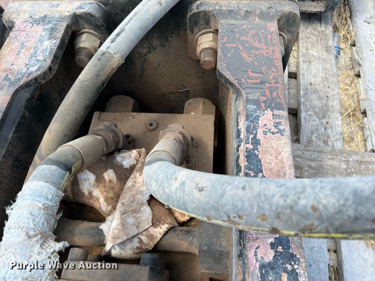 image for item LF9414 Caterpillar B35  breaker