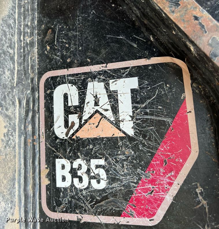 image for item LF9414 Caterpillar B35  breaker