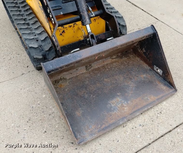 image for item LP9660 2015 Morbark Boxer 320  compact utility loader