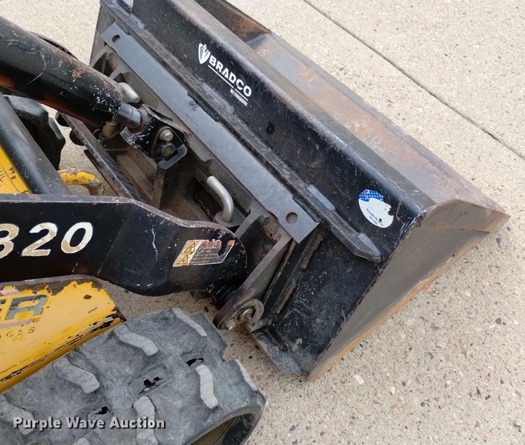 image for item LP9660 2015 Morbark Boxer 320  compact utility loader