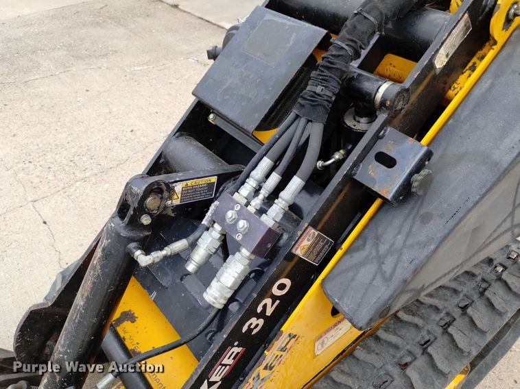 image for item LP9660 2015 Morbark Boxer 320  compact utility loader