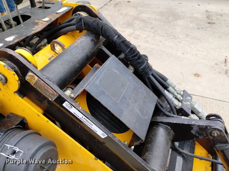 image for item LP9660 2015 Morbark Boxer 320  compact utility loader