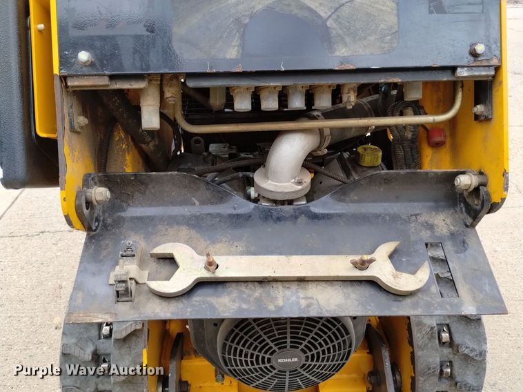 image for item LP9660 2015 Morbark Boxer 320  compact utility loader