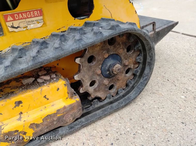 image for item LP9660 2015 Morbark Boxer 320  compact utility loader