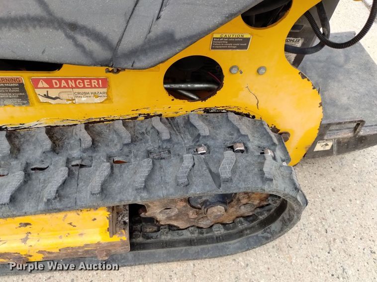 image for item LP9660 2015 Morbark Boxer 320  compact utility loader