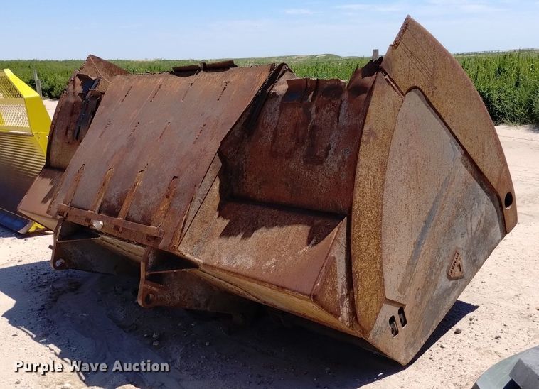 image for item LP9663 Dymax  pushout bucket