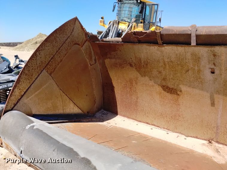 image for item LP9663 Dymax  pushout bucket