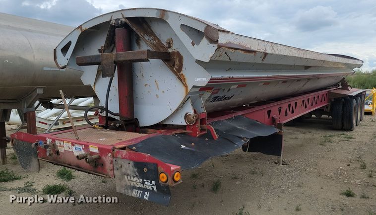 image for item LQ9083 2001 Midland  side dump trailer