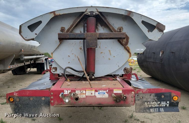 image for item LQ9083 2001 Midland  side dump trailer