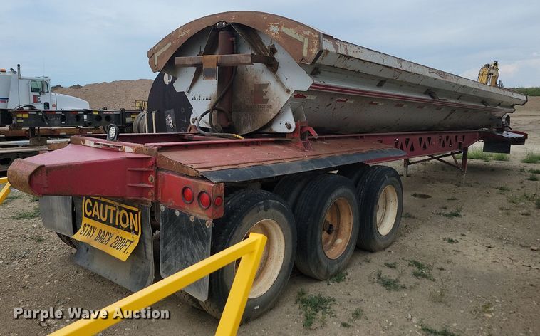 image for item LQ9083 2001 Midland  side dump trailer