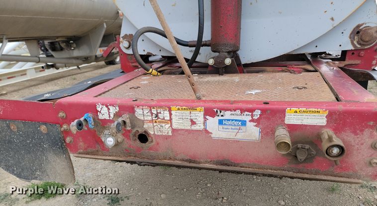 image for item LQ9083 2001 Midland  side dump trailer