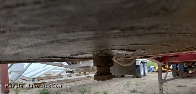 image for item LQ9083 2001 Midland  side dump trailer