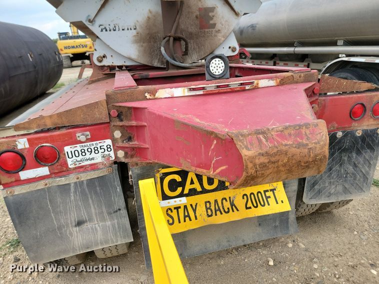 image for item LQ9083 2001 Midland  side dump trailer