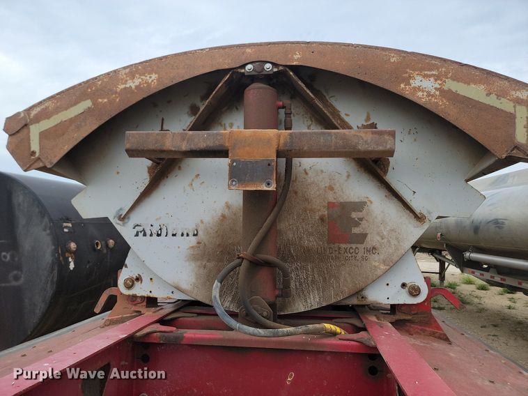 image for item LQ9083 2001 Midland  side dump trailer