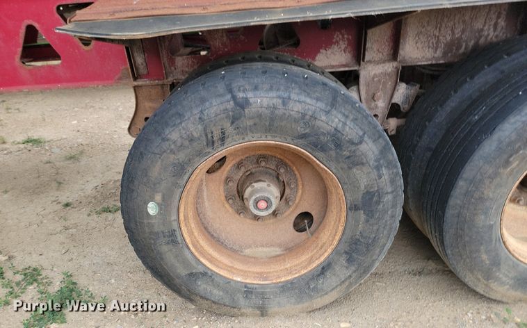 image for item LQ9083 2001 Midland  side dump trailer