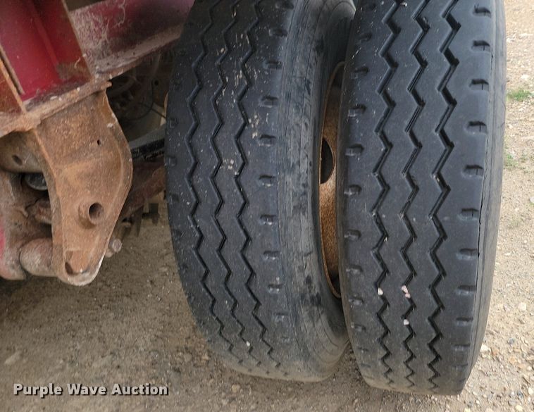 image for item LQ9083 2001 Midland  side dump trailer