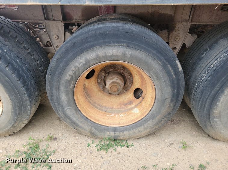 image for item LQ9083 2001 Midland  side dump trailer