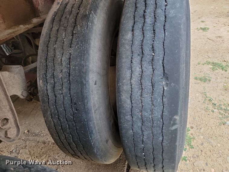 image for item LQ9083 2001 Midland  side dump trailer