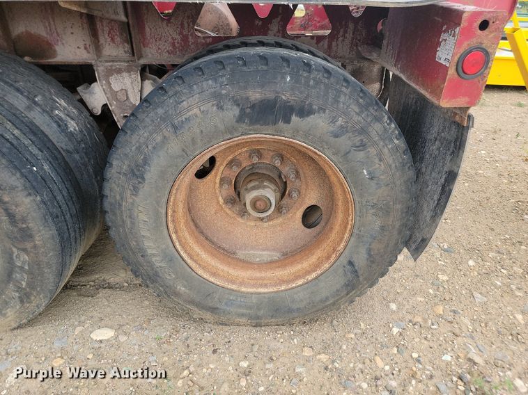 image for item LQ9083 2001 Midland  side dump trailer