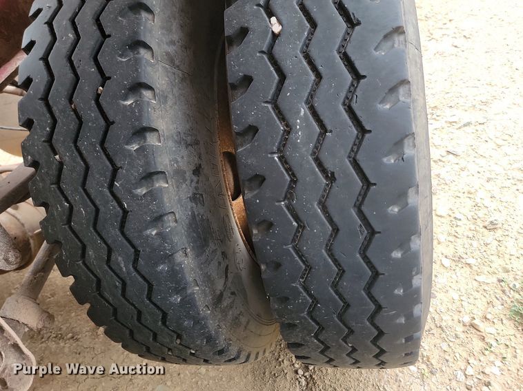 image for item LQ9083 2001 Midland  side dump trailer