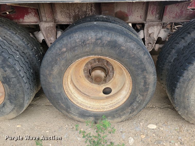 image for item LQ9083 2001 Midland  side dump trailer