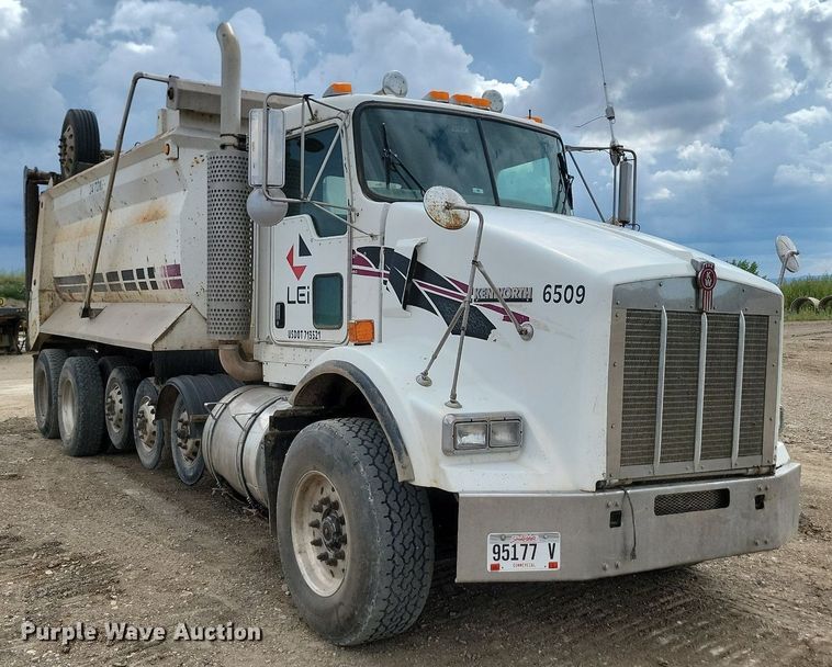 image for item LQ9086 2004 Kenworth T800  dump truck