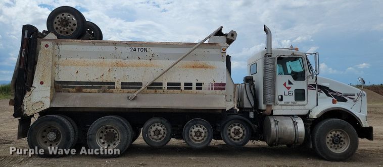 image for item LQ9086 2004 Kenworth T800  dump truck