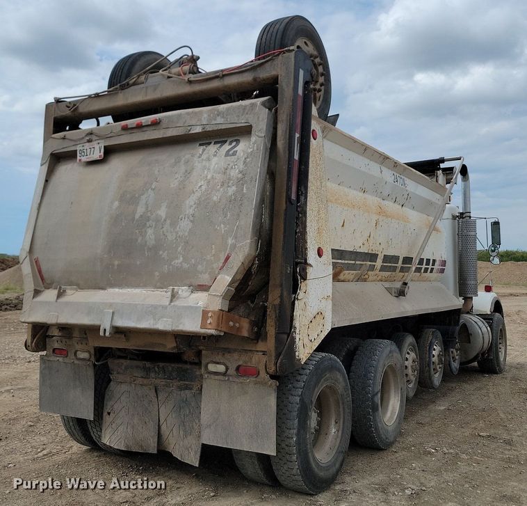 image for item LQ9086 2004 Kenworth T800  dump truck