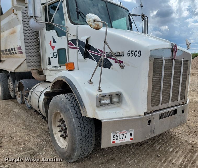 image for item LQ9086 2004 Kenworth T800  dump truck