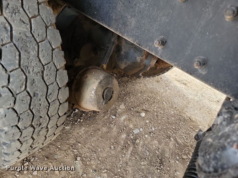 image for item LQ9086 2004 Kenworth T800  dump truck