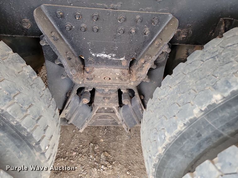 image for item LQ9086 2004 Kenworth T800  dump truck