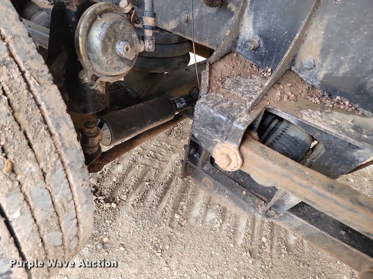 image for item LQ9086 2004 Kenworth T800  dump truck