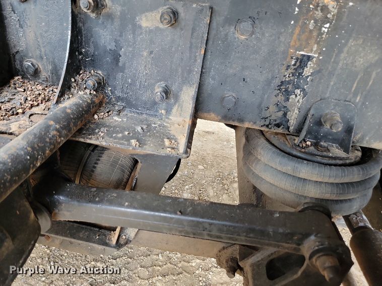 image for item LQ9086 2004 Kenworth T800  dump truck