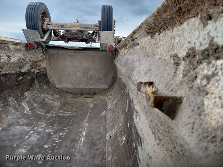 image for item LQ9086 2004 Kenworth T800  dump truck