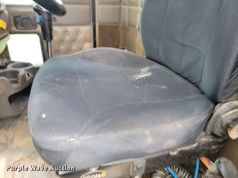 image for item LQ9086 2004 Kenworth T800  dump truck