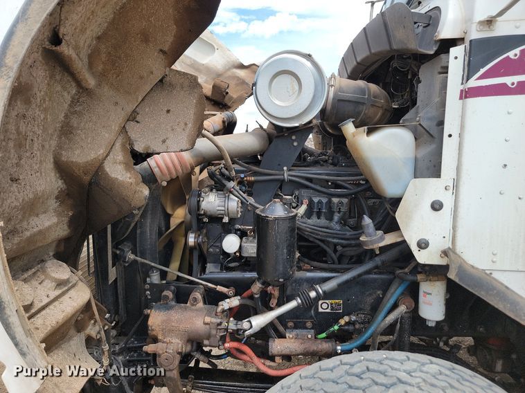 image for item LQ9086 2004 Kenworth T800  dump truck