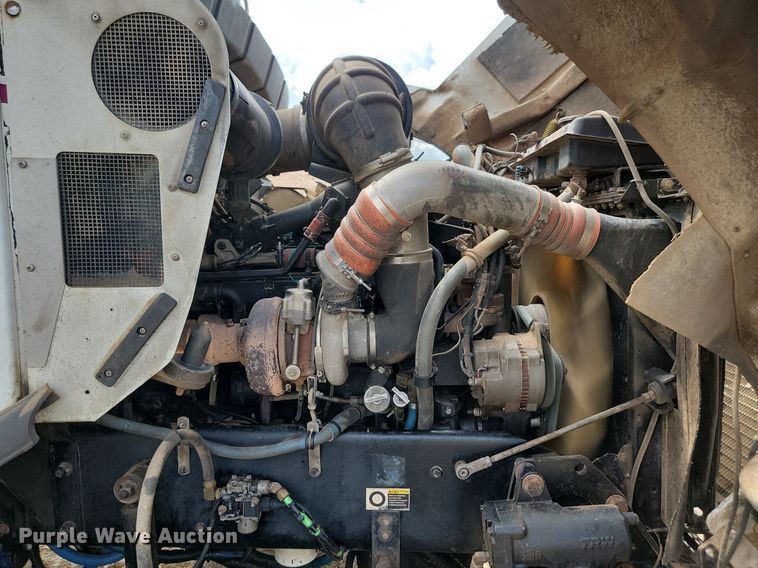 image for item LQ9086 2004 Kenworth T800  dump truck