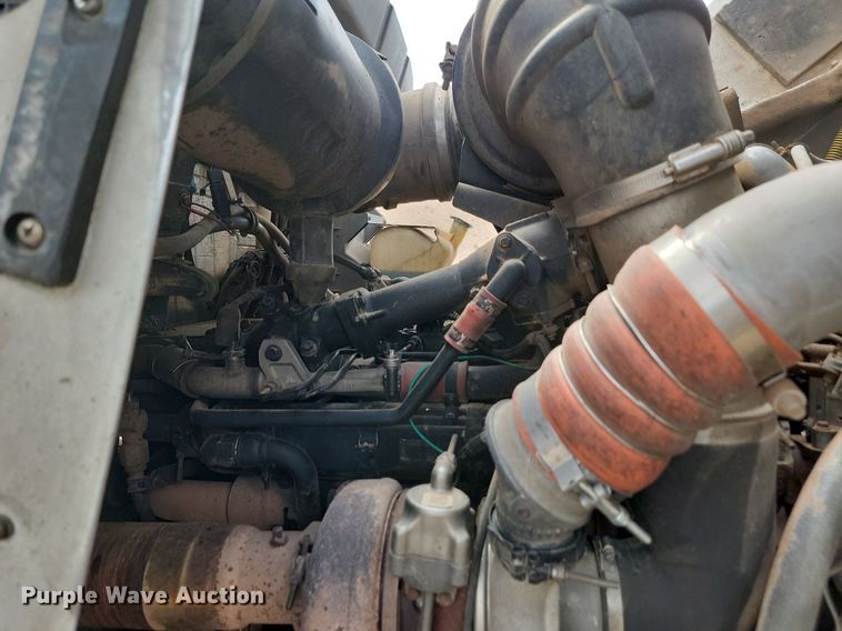 image for item LQ9086 2004 Kenworth T800  dump truck