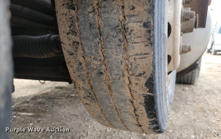 image for item LQ9086 2004 Kenworth T800  dump truck