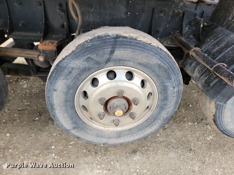 image for item LQ9086 2004 Kenworth T800  dump truck