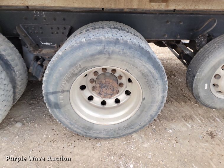 image for item LQ9086 2004 Kenworth T800  dump truck